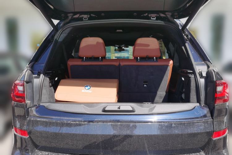 Used BMW X7 2020 xDrive40i Luxury M Sport Package Trunk
