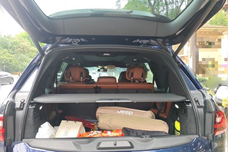 Used BMW X7 2020 xDrive40i Luxury M Sport Package Trunk