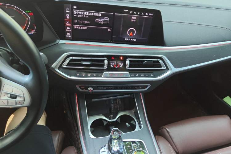 Used BMW X7 2020 xDrive40i Luxury Package with Leading Features Audio And AC Panel