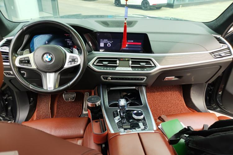 Used BMW X7 2020 xDrive40i Luxury M Sport Package Center Console