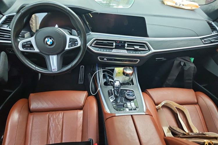 Used BMW X7 2020 xDrive40i Luxury M Sport Package Center Console