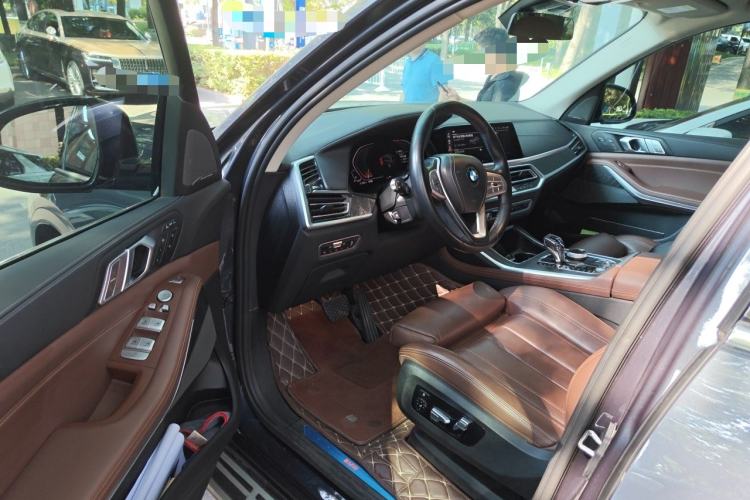 Used BMW X7 2020 xDrive40i Luxury Package with Leading Features Driver Seat