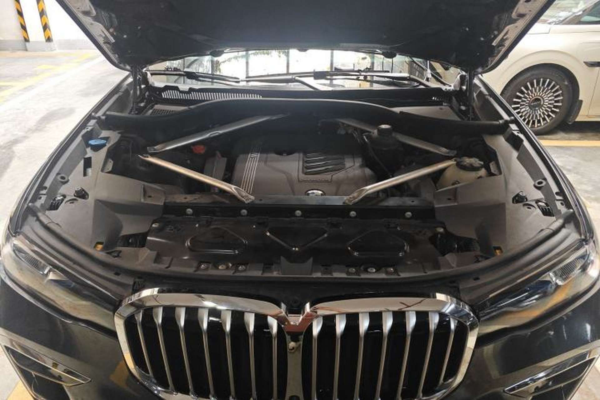 Used BMW X7 2020 xDrive40i Executive M Sport Package Engine Bay