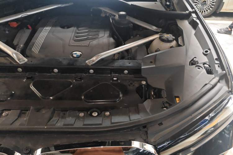 Used BMW X7 2020 xDrive40i Executive M Sport Package Engine Bay Left