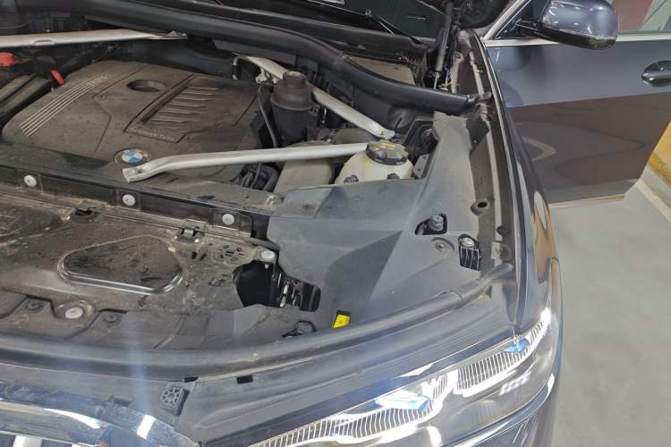 Used BMW X7 2020 xDrive40i Executive M Sport Package Engine Bay Left