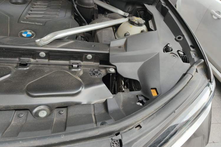Used BMW X7 2020 xDrive40i Luxury M Sport Package Engine Bay Left