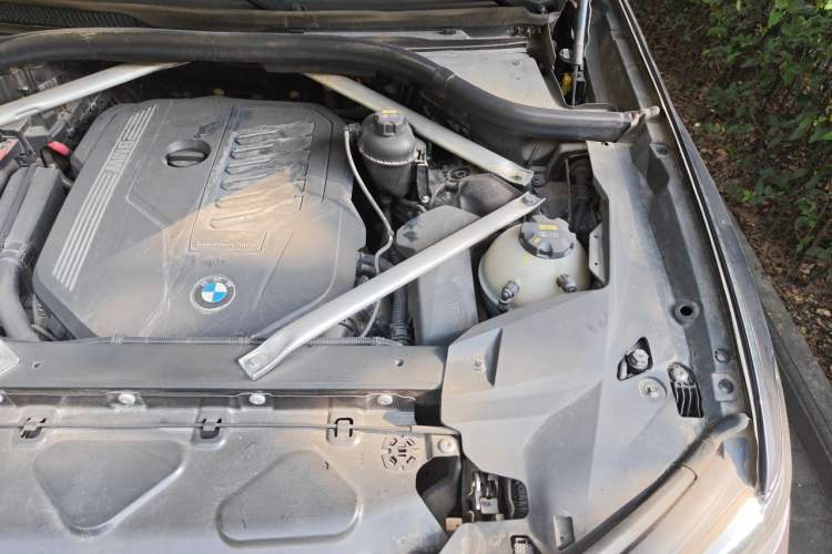 Used BMW X7 2020 xDrive40i Luxury Package with Leading Features Engine Bay Left