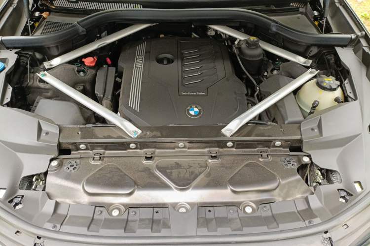 Used BMW X7 2020 xDrive40i Luxury Package with Premium Features Engine Bay