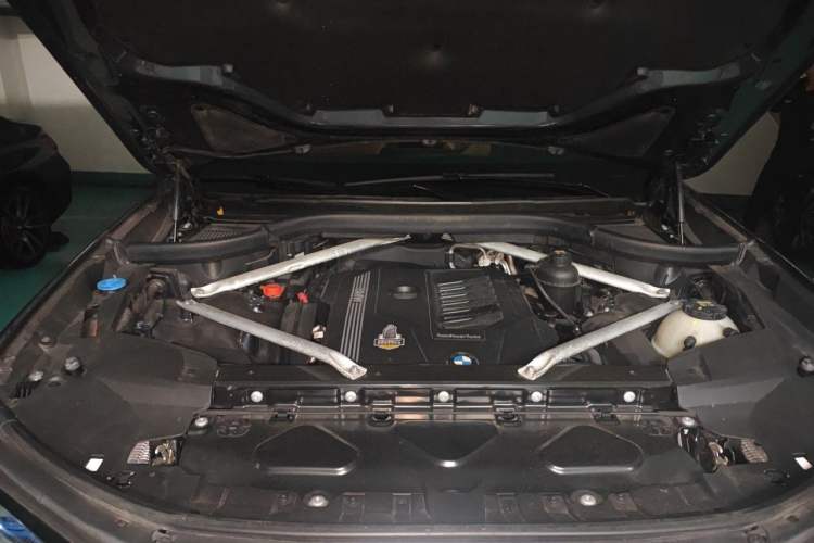 Used BMW X7 2020 xDrive40i Luxury M Sport Package Engine Bay
