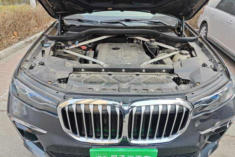 Used BMW X7 2020 xDrive40i Luxury M Sport Package Engine Bay