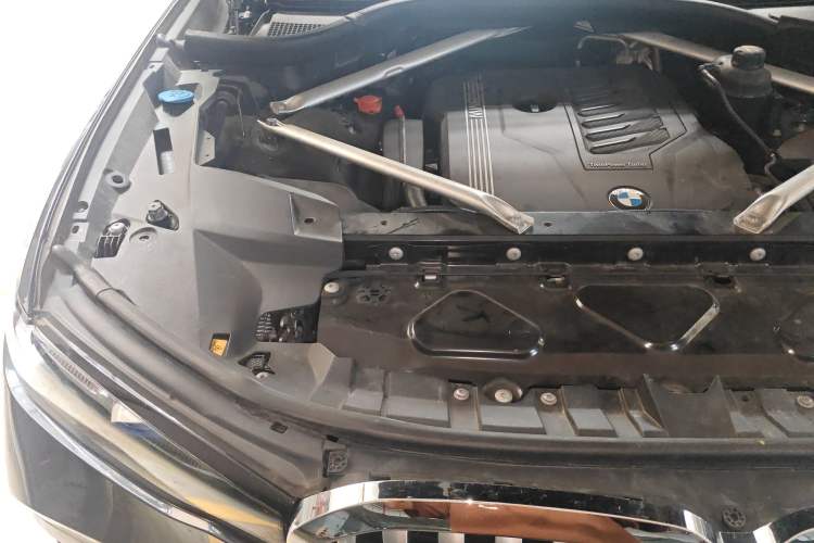 Used BMW X7 2020 xDrive40i Executive M Sport Package Engine Bay Right