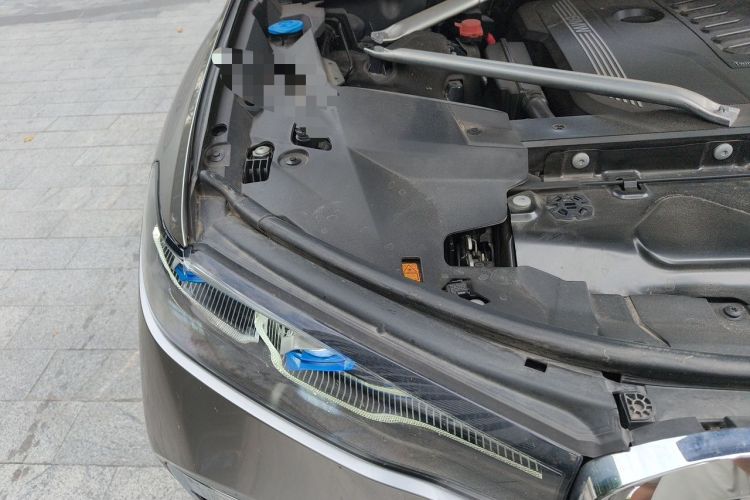 Used BMW X7 2020 xDrive40i Luxury M Sport Package Engine Bay Right