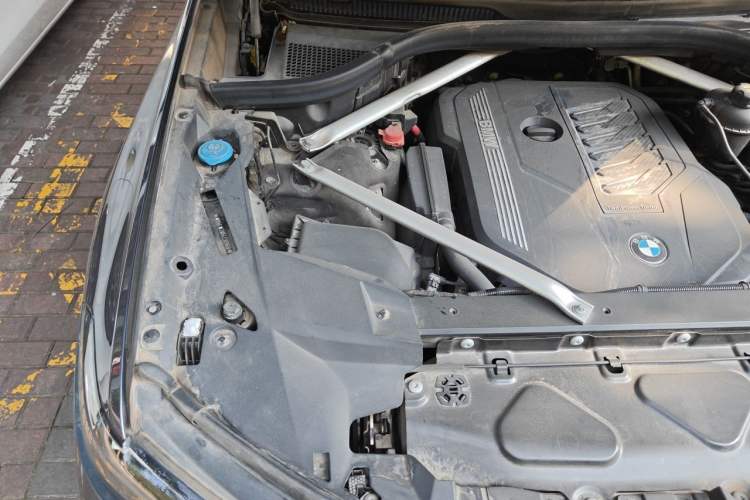 Used BMW X7 2020 xDrive40i Luxury Package with Leading Features Engine Bay Right