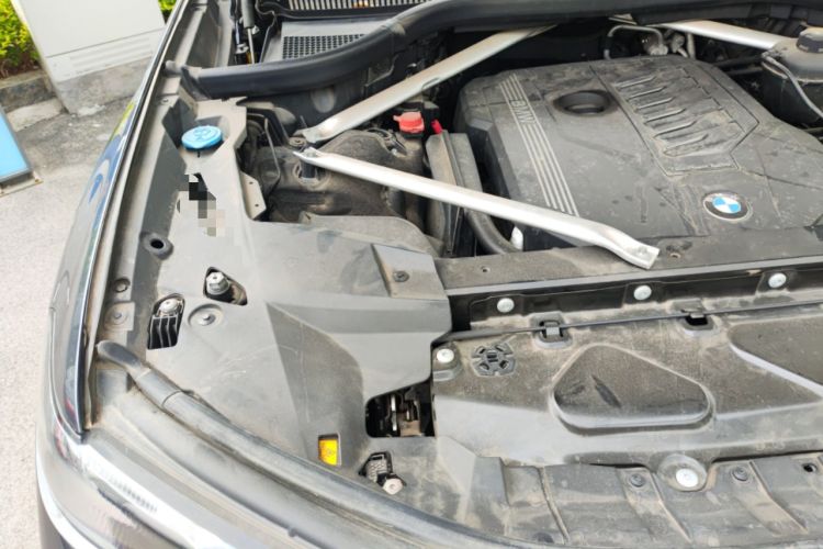 Used BMW X7 2020 xDrive40i Luxury M Sport Package Engine Bay Right