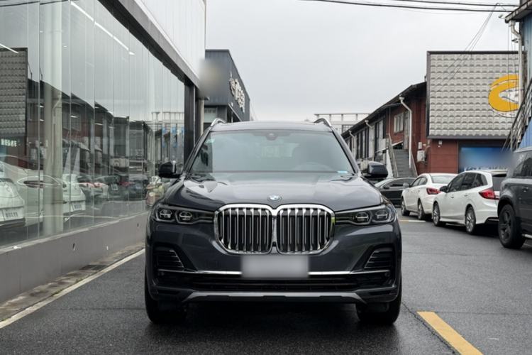 Used BMW X7 2020 xDrive40i Luxury Package with Leading Features Exterior 2