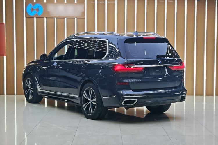 Used BMW X7 2020 xDrive40i Luxury M Sport Package Exterior 2