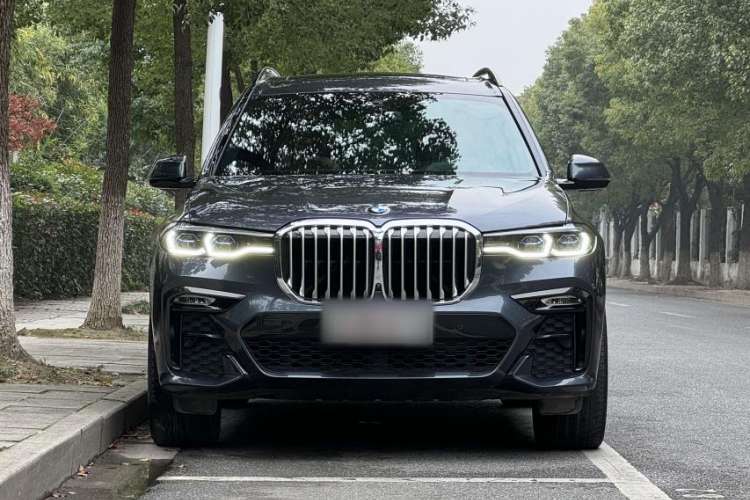 Used BMW X7 2020 xDrive40i Luxury M Sport Package Exterior 3