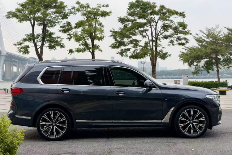 Used BMW X7 2020 xDrive40i Executive M Sport Package Exterior 3