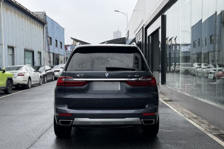 Used BMW X7 2020 xDrive40i Luxury Package with Leading Features Exterior 5