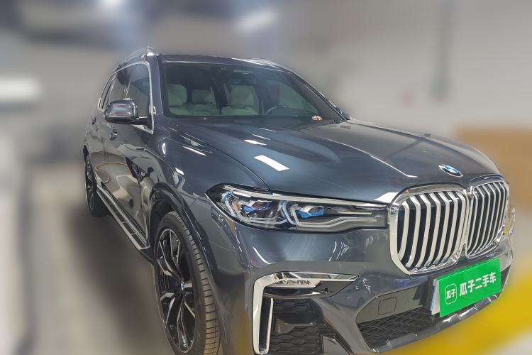 Used BMW X7 2020 xDrive40i Executive M Sport Package Front Right 45 Deg