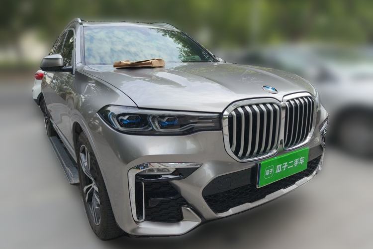 Used BMW X7 2020 xDrive40i Luxury M Sport Package Front Right 45 Deg
