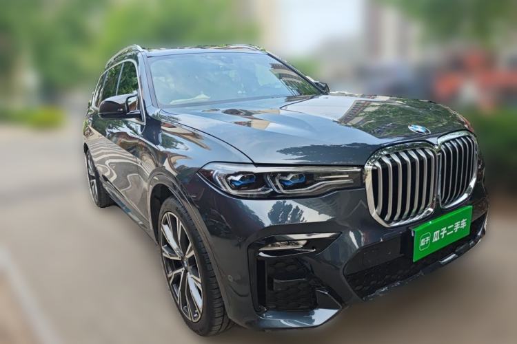 Used BMW X7 2020 xDrive40i Luxury M Sport Package Front Right 45 Deg