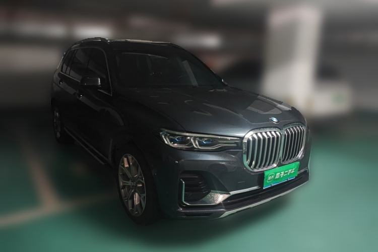 Used BMW X7 2020 xDrive40i Luxury M Sport Package Front Right 45 Deg