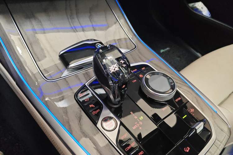 Used BMW X7 2020 xDrive40i Executive M Sport Package Gear Lever