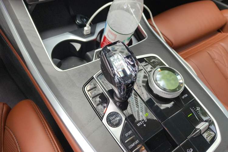 Used BMW X7 2020 xDrive40i Luxury M Sport Package Gear Lever