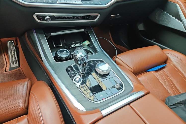 Used BMW X7 2020 xDrive40i Luxury M Sport Package Gear Lever
