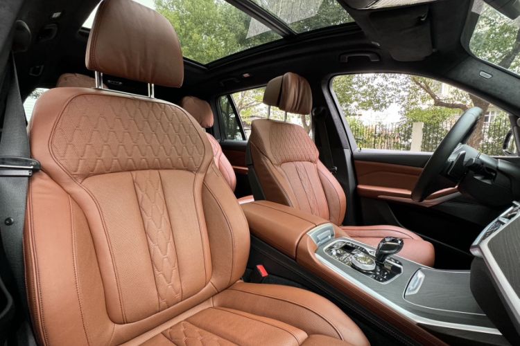 Used BMW X7 2020 xDrive40i Luxury M Sport Package Interior 11