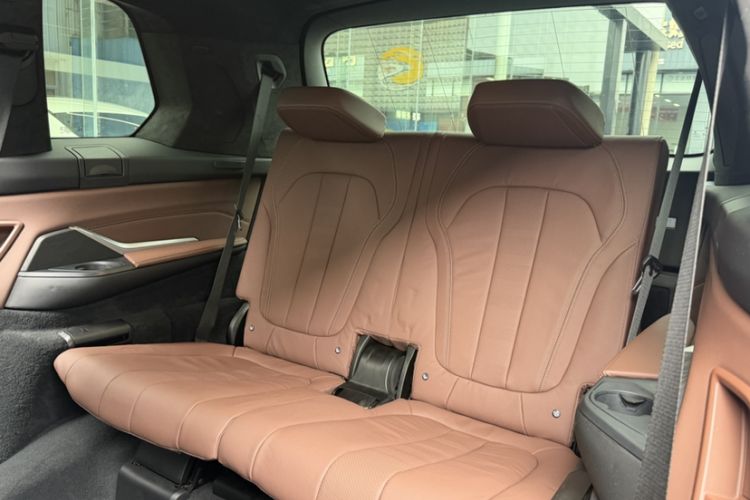 Used BMW X7 2020 xDrive40i Luxury Package with Leading Features Interior 2
