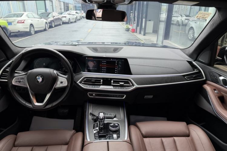 Used BMW X7 2020 xDrive40i Luxury Package with Leading Features Interior 3
