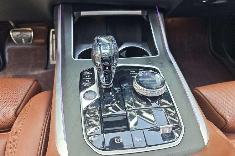 Used BMW X7 2020 xDrive40i Luxury M Sport Package Interior 3