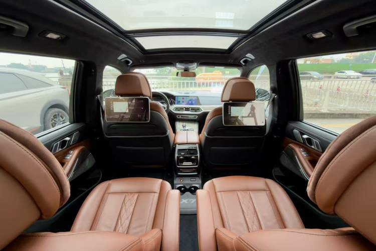 Used BMW X7 2020 xDrive40i Executive M Sport Package Interior 4