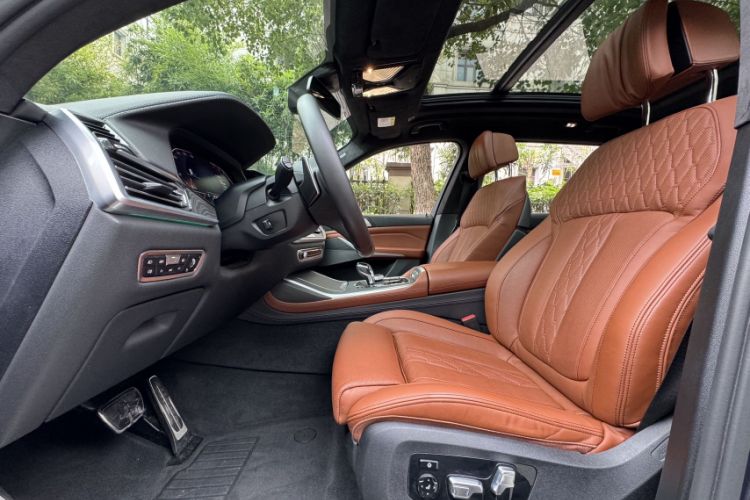 Used BMW X7 2020 xDrive40i Luxury M Sport Package Interior 5