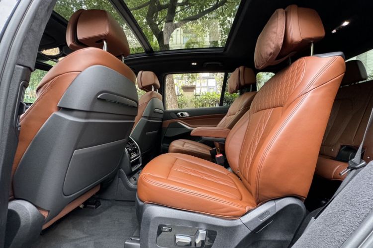 Used BMW X7 2020 xDrive40i Luxury M Sport Package Interior 6