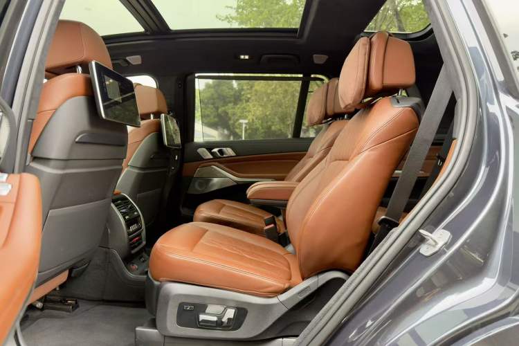 Used BMW X7 2020 xDrive40i Executive M Sport Package Interior 6