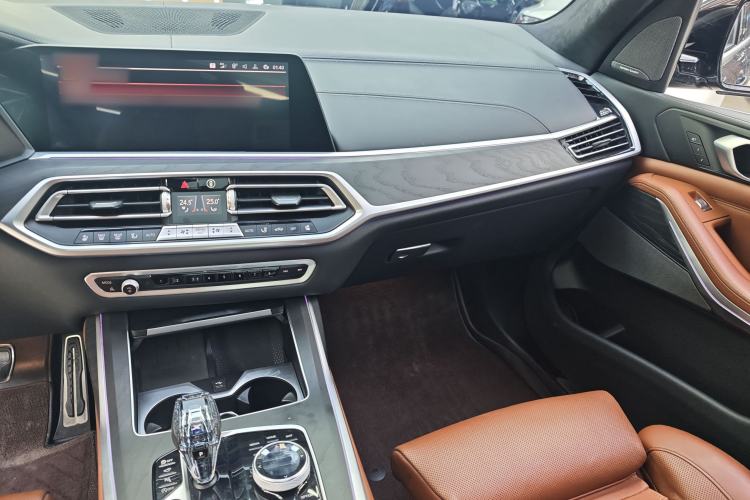 Used BMW X7 2020 xDrive40i Luxury M Sport Package Interior 7