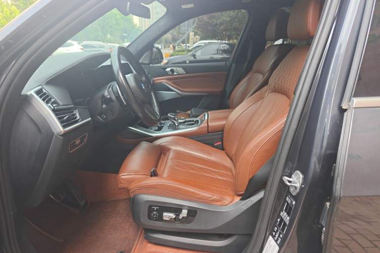 Used BMW X7 2020 xDrive40i Luxury M Sport Package Left Front Seat