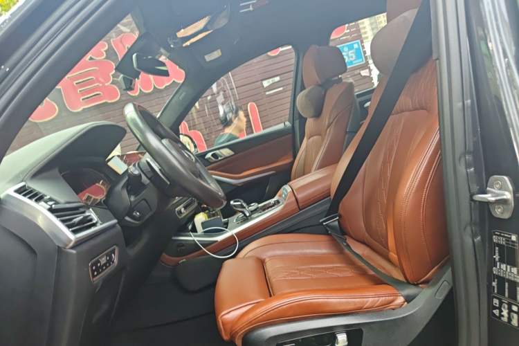 Used BMW X7 2020 xDrive40i Luxury M Sport Package Left Front Seat