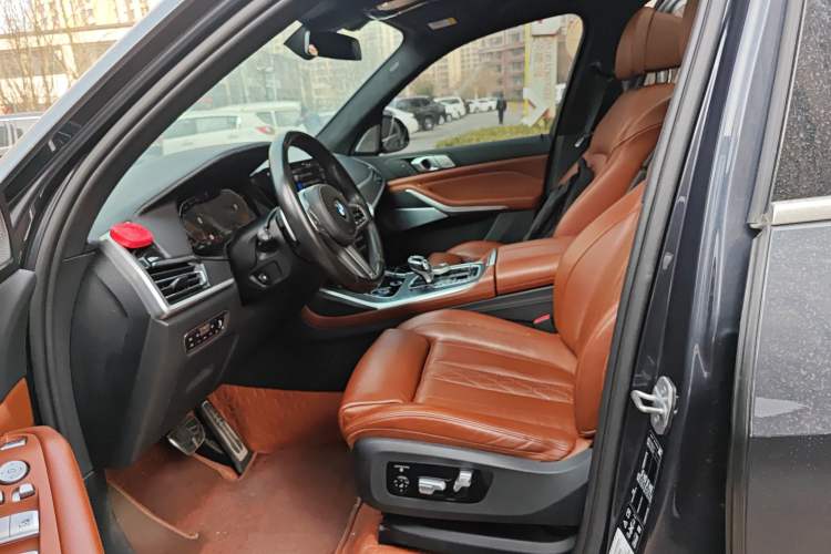 Used BMW X7 2020 xDrive40i Luxury M Sport Package Left Front Seat