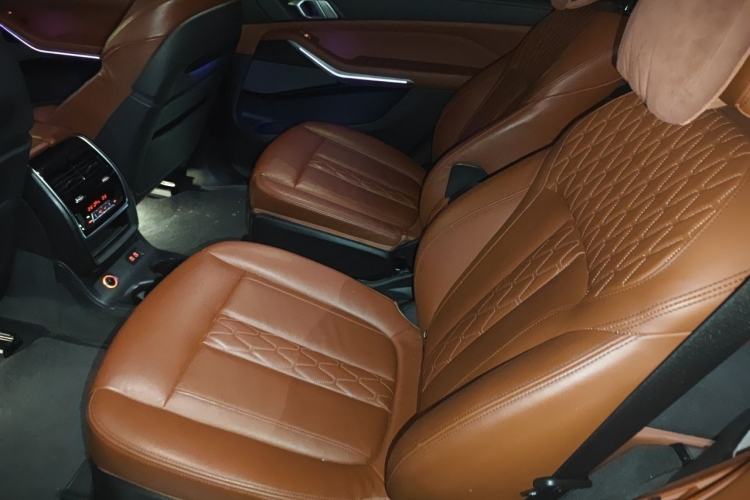 Used BMW X7 2020 xDrive40i Luxury M Sport Package Left Rear Seat