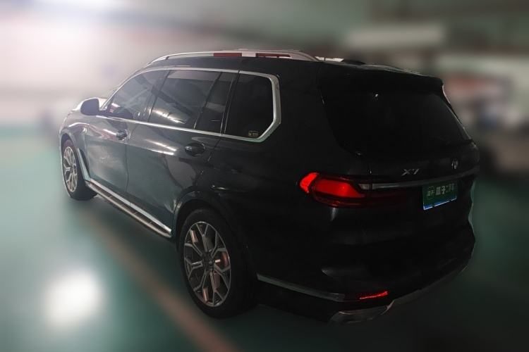 Used BMW X7 2020 xDrive40i Luxury M Sport Package Rear Left 45 Deg