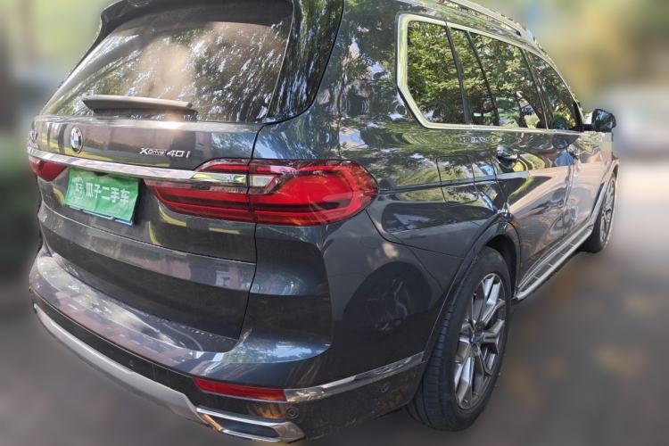 Used BMW X7 2020 xDrive40i Luxury Package with Leading Features Rear Right 45 Deg