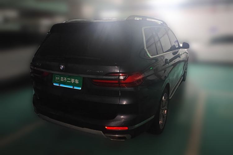 Used BMW X7 2020 xDrive40i Luxury M Sport Package Rear Right 45 Deg