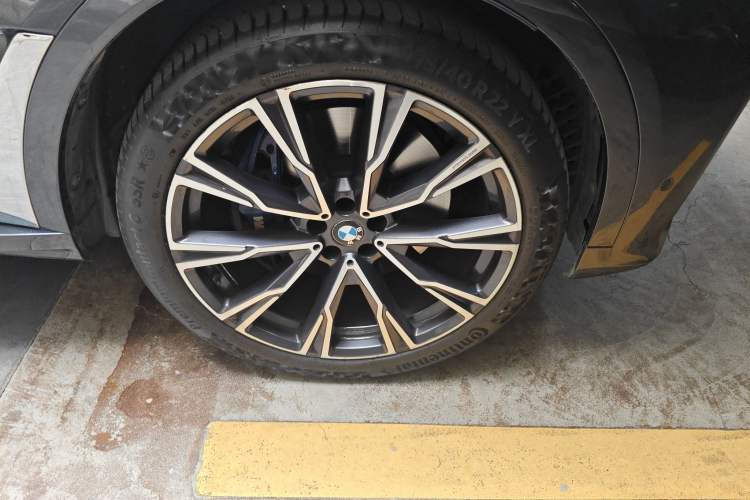 Used BMW X7 2020 xDrive40i Executive M Sport Package Right Front Wheel Hub