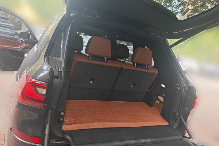 Used BMW X7 2020 xDrive40i Luxury M Sport Package Trunk
