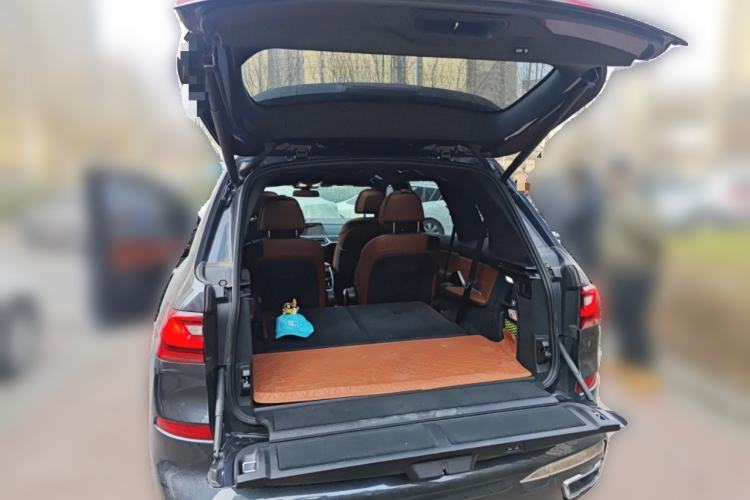 Used BMW X7 2020 xDrive40i Luxury M Sport Package Trunk