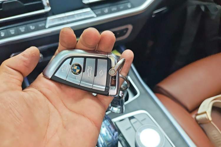 Used BMW X7 2020 xDrive40i Luxury M Sport Package Vehicle Key
